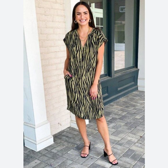 THML Size S Bom Bom Zebra Print Shift Dress Animal Date Night Party Summer - Picture 1 of 7